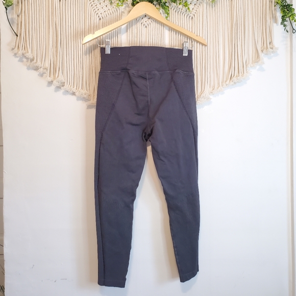 AERIE Large Offline Black Seamless High Rise Ribbed Athletic Leggings sz L - Picture 6 of 9